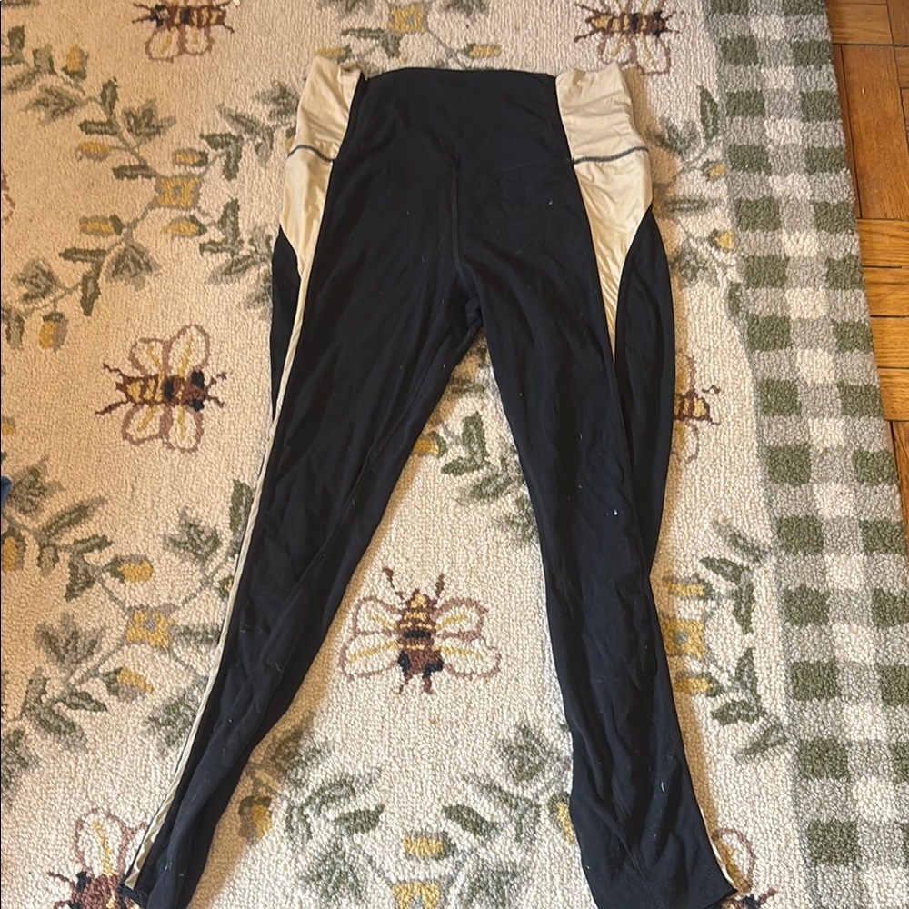 Nike women Black and Cream Leggings